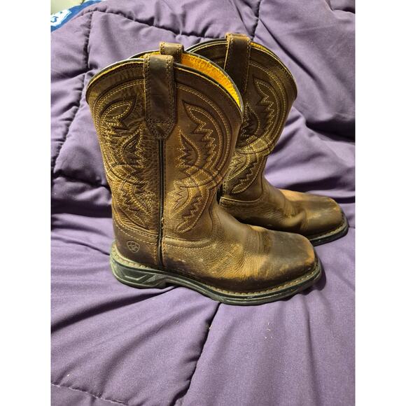 Ariat Other - Ariat Size 1 Kid Boots